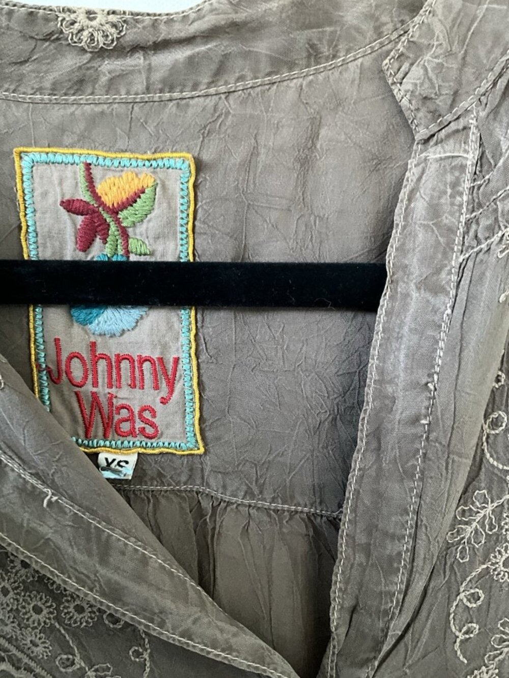 Johnny Was XS Taupe Embroidered Rayon Button Front Boho Tunic Blouse Rayon - Picture 8 of 8